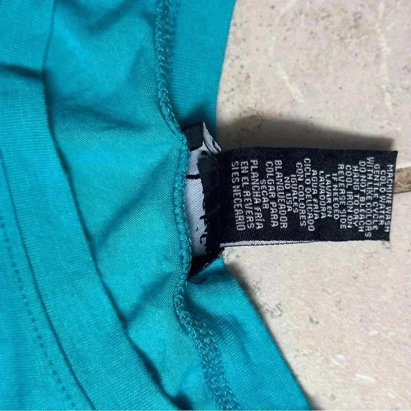 Large JUSTIFY Christian Tee “MADE TO WORSHIP PSALM 95:1” - Picture 5 of 7